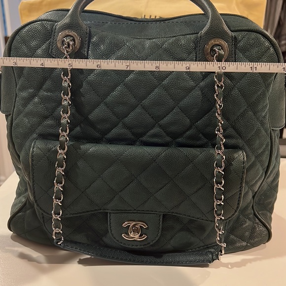 Large Chanel handbag, pet & smoke free home. Wore it a handful of times. - Picture 9 of 12